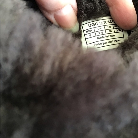 Womens UGG mid calf Boots - Picture 5 of 5